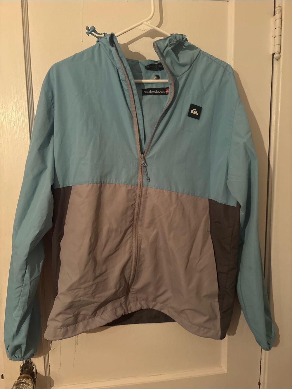 Quiksilver Men’s ' Two-Tone Light Blue and Gray Windbreaker Jacket